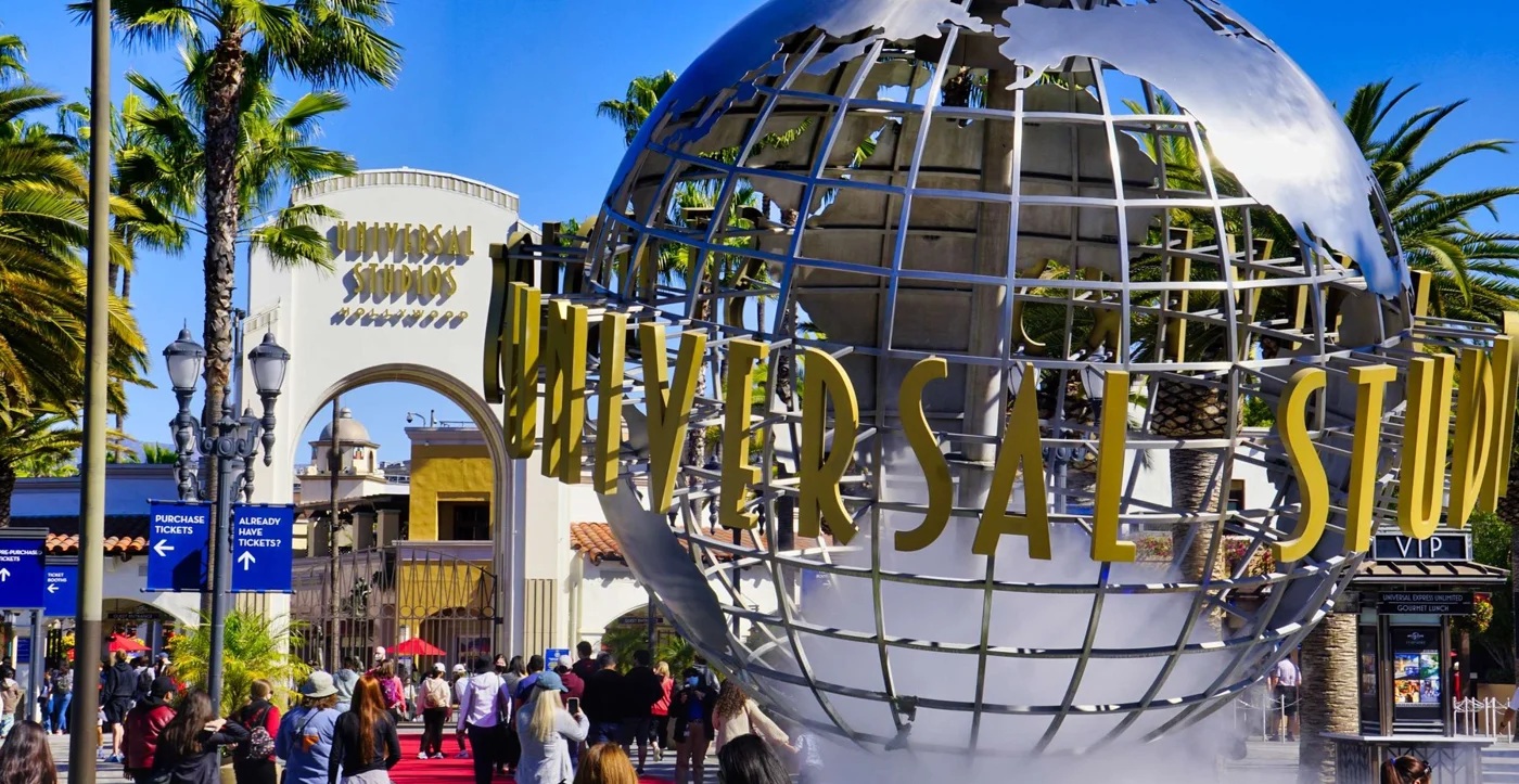 Universal Studios · Step into the movies